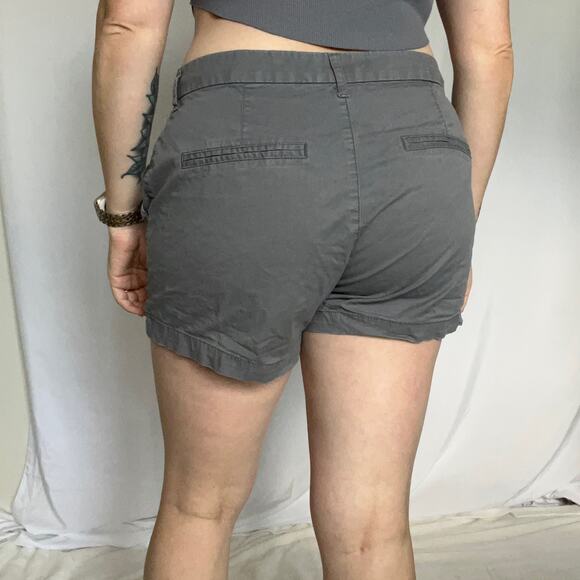 Old Navy Gray Everyday Short Size 12 - Picture 2 of 7